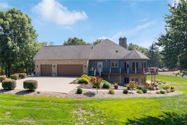 3896 Edison Street NE, Hartville, OH 44632