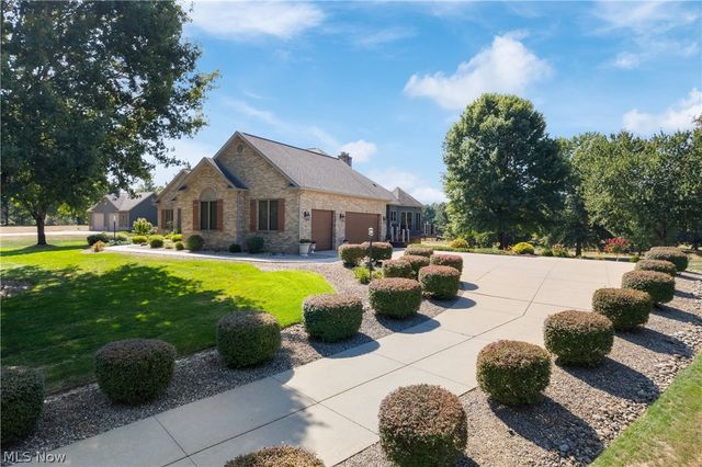 3896 Edison Street NE, Hartville, OH 44632