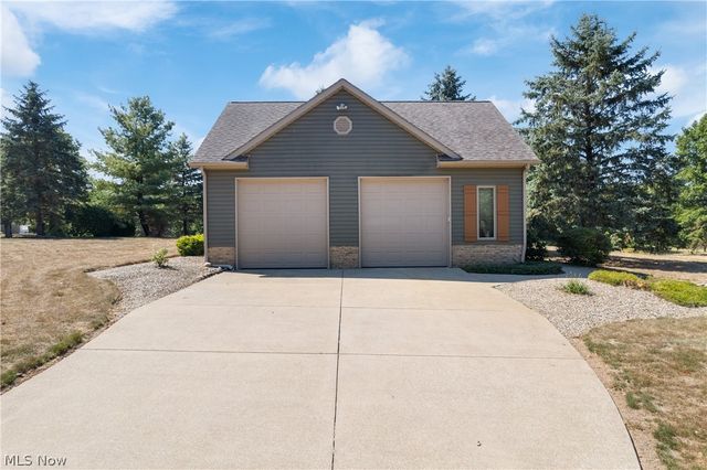 3896 Edison Street NE, Hartville, OH 44632