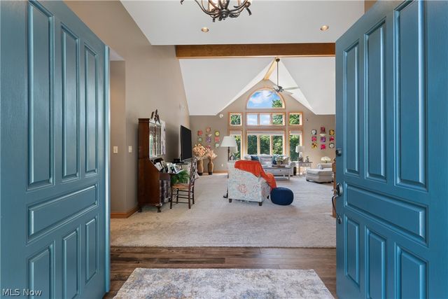 3896 Edison Street NE, Hartville, OH 44632