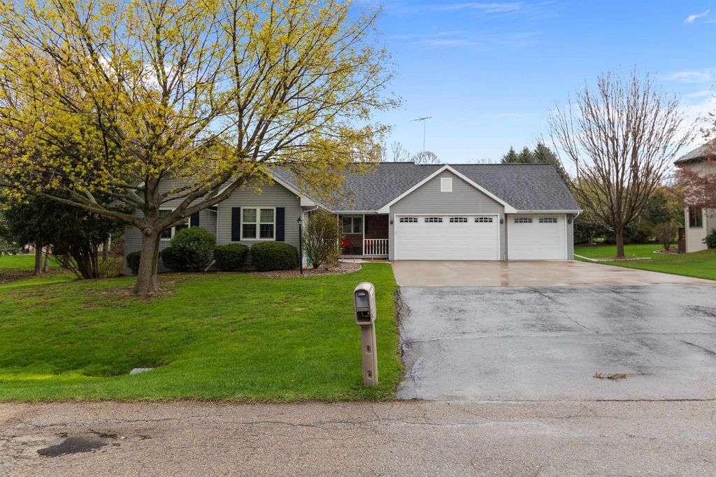 N288 CANDLELITE WAY, Appleton, WI 54915