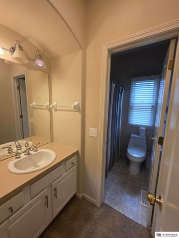 9502 S 27th Street, Bellevue, NE 68147