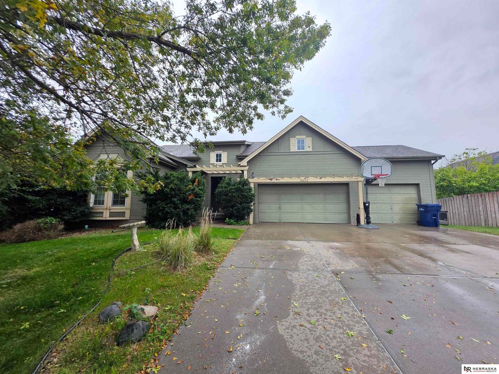 9502 S 27th Street, Bellevue, NE 68147