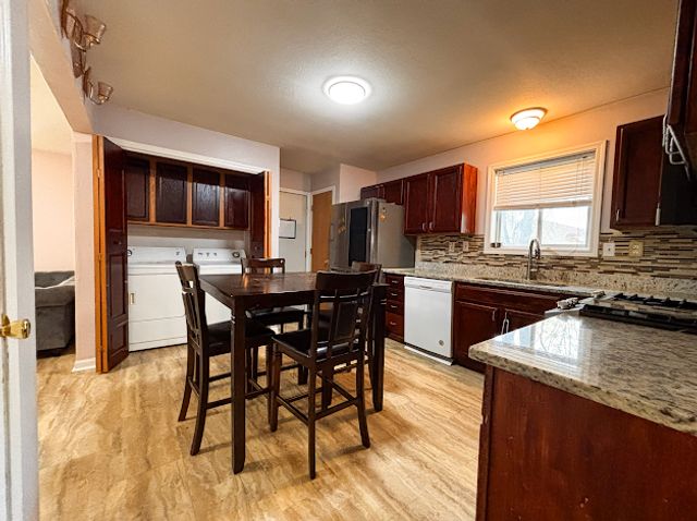 5259 Knox Avenue N, Minneapolis, MN 55430