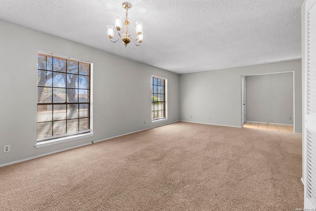 5815 Echoway, San Antonio, TX 78247