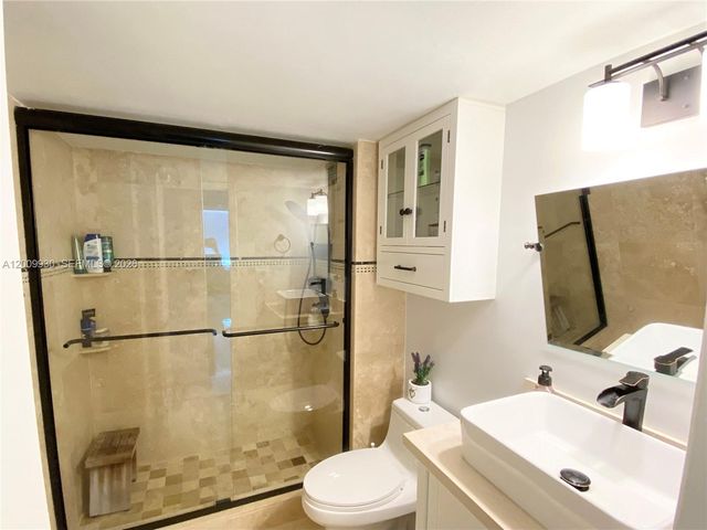 6450 Collins Ave 1004, Miami Beach, FL 33141