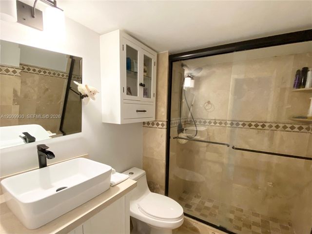 6450 Collins Ave 1004, Miami Beach, FL 33141