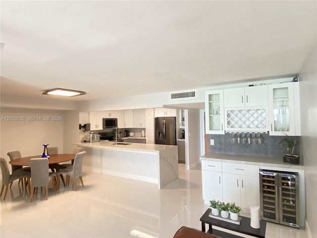 6450 Collins Ave 1004, Miami Beach, FL 33141