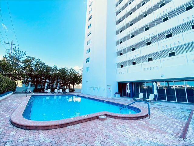 6450 Collins Ave 1004, Miami Beach, FL 33141