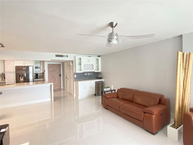 6450 Collins Ave 1004, Miami Beach, FL 33141