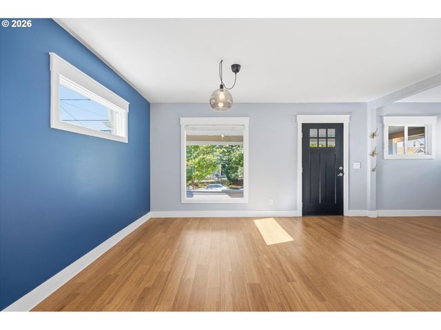 4806 N GANTENBEIN Ave, Portland, OR 97217