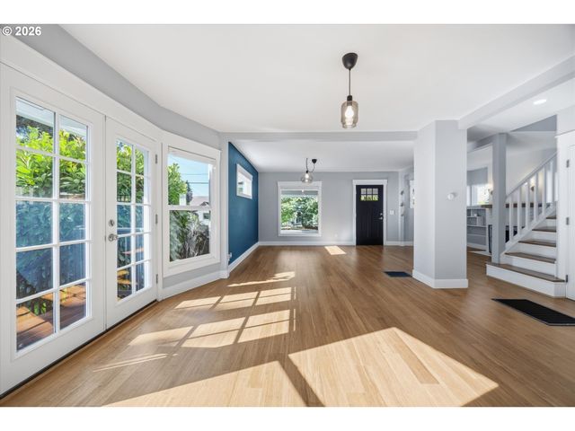 4806 N GANTENBEIN Ave, Portland, OR 97217
