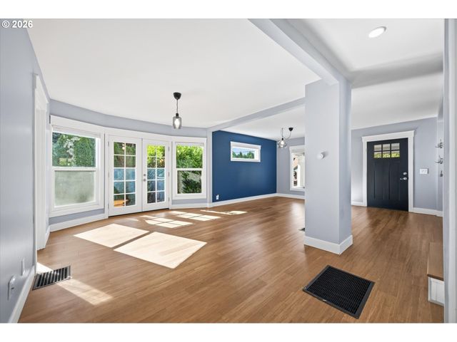 4806 N GANTENBEIN Ave, Portland, OR 97217