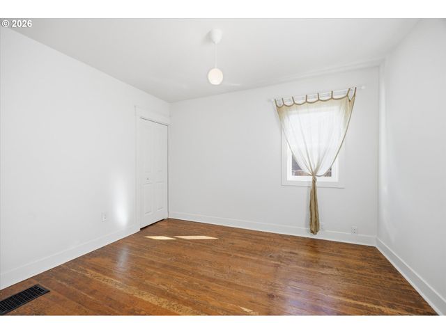 4806 N GANTENBEIN Ave, Portland, OR 97217