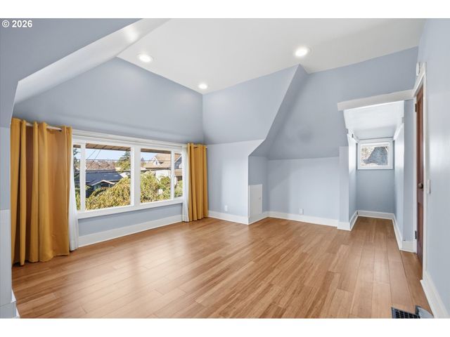4806 N GANTENBEIN Ave, Portland, OR 97217
