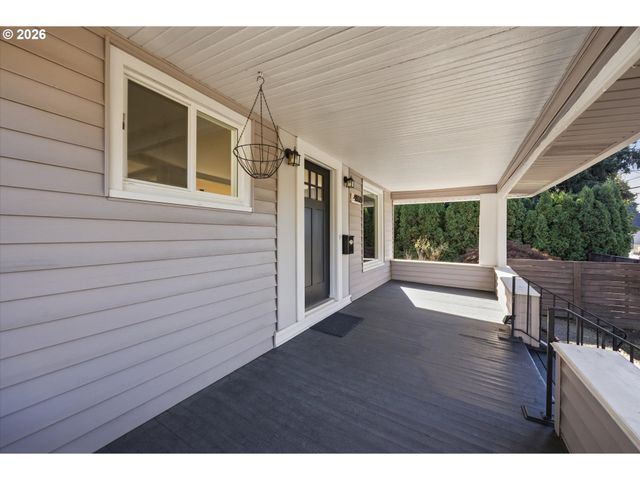 4806 N GANTENBEIN Ave, Portland, OR 97217