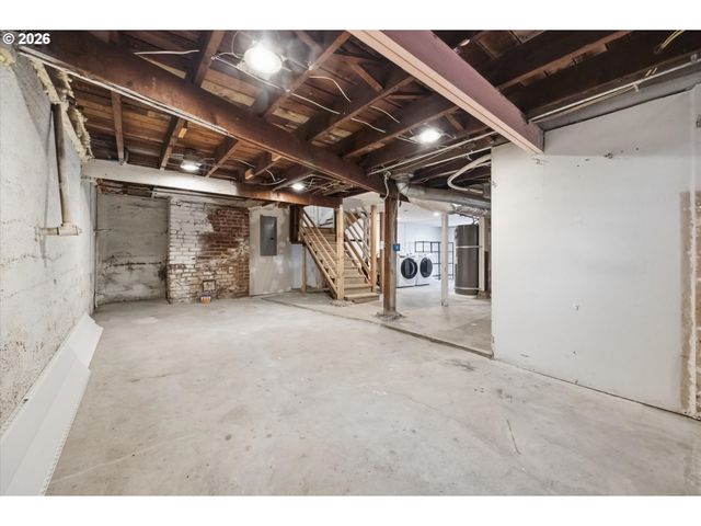 4806 N GANTENBEIN Ave, Portland, OR 97217