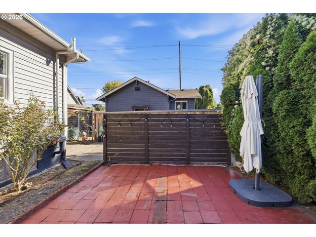 4806 N GANTENBEIN Ave, Portland, OR 97217