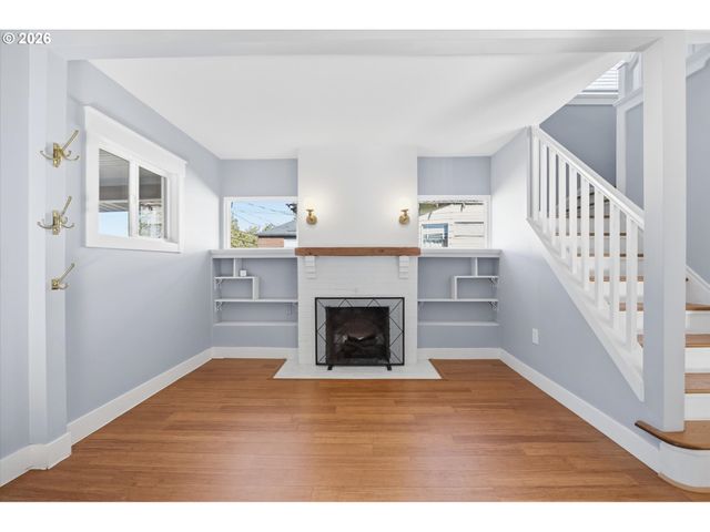4806 N GANTENBEIN Ave, Portland, OR 97217