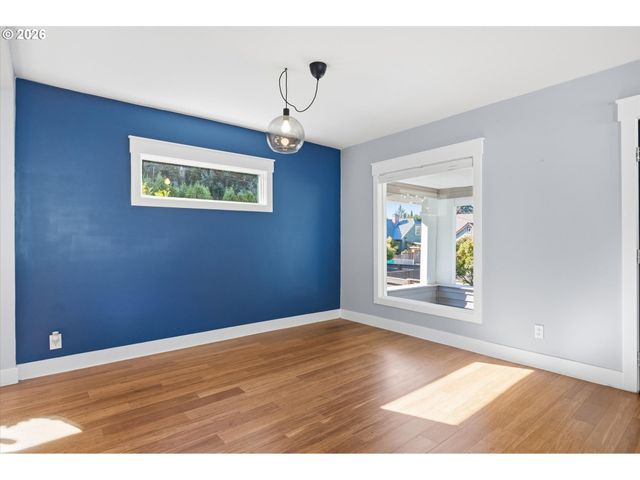 4806 N GANTENBEIN Ave, Portland, OR 97217