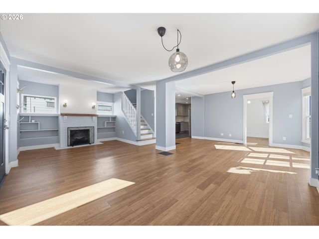 4806 N GANTENBEIN Ave, Portland, OR 97217