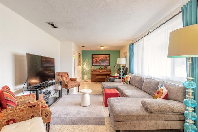 3011 N OLEANDER AVENUE, Daytona Beach, FL 32118