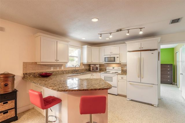 3011 N OLEANDER AVENUE, Daytona Beach, FL 32118