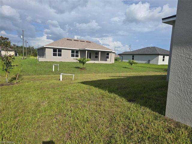 1924 Holyoke AVE, Lehigh Acres, FL 33972