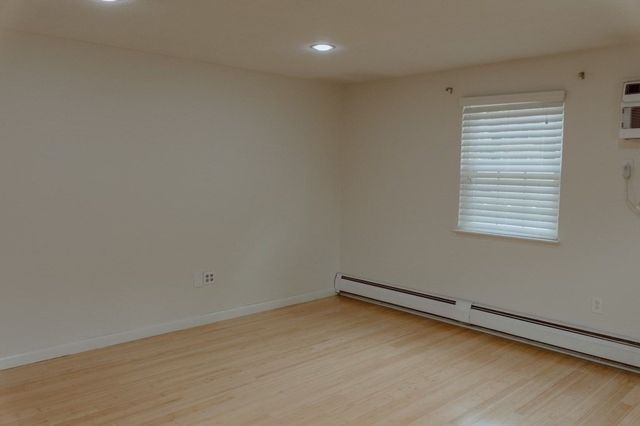 16 Williamsburg Ct 23, Shrewsbury, MA 01545