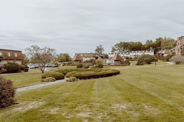 16 Williamsburg Ct 23, Shrewsbury, MA 01545