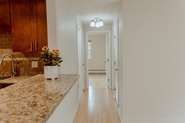 16 Williamsburg Ct 23, Shrewsbury, MA 01545