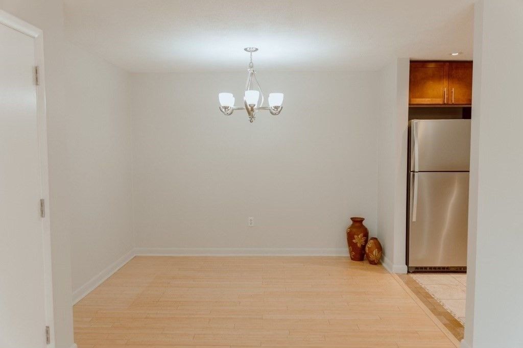 16 Williamsburg Ct 23, Shrewsbury, MA 01545