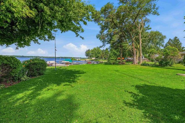 W10300 Sunny Point Road, Beaver Dam, WI 53916