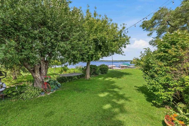 W10300 Sunny Point Road, Beaver Dam, WI 53916