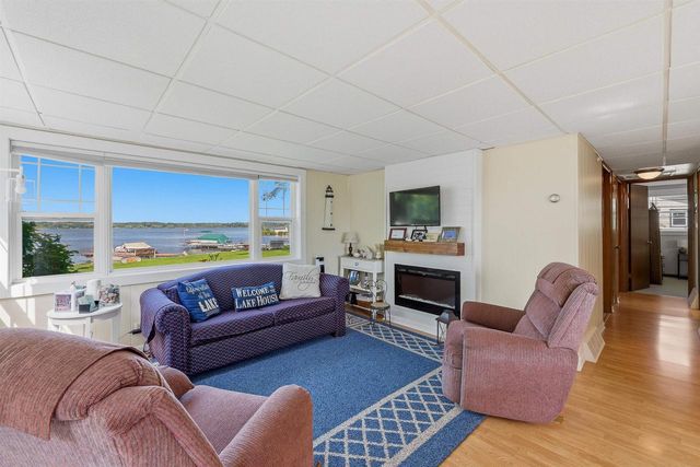 W10300 Sunny Point Road, Beaver Dam, WI 53916
