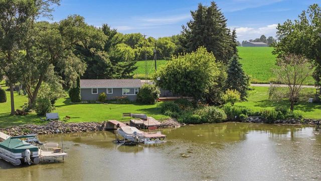 W10300 Sunny Point Road, Beaver Dam, WI 53916