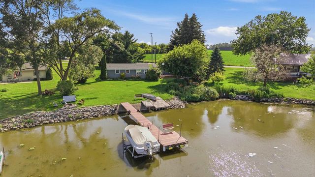 W10300 Sunny Point Road, Beaver Dam, WI 53916