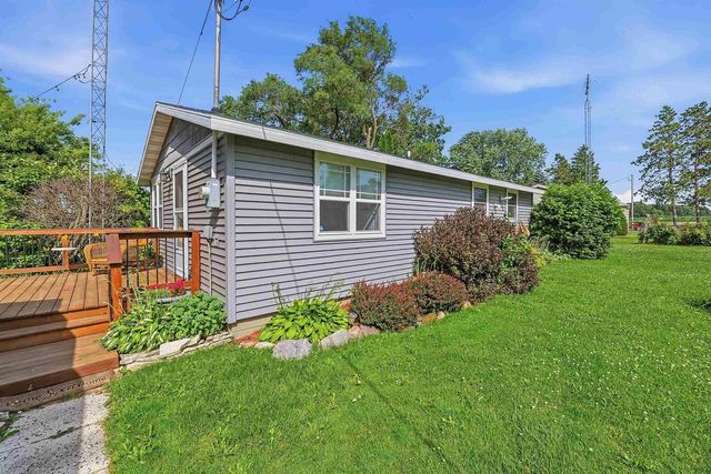 W10300 Sunny Point Road, Beaver Dam, WI 53916