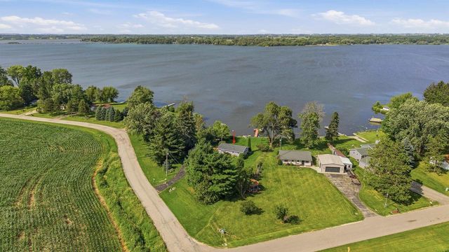 W10300 Sunny Point Road, Beaver Dam, WI 53916