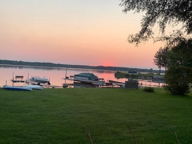 W10300 Sunny Point Road, Beaver Dam, WI 53916