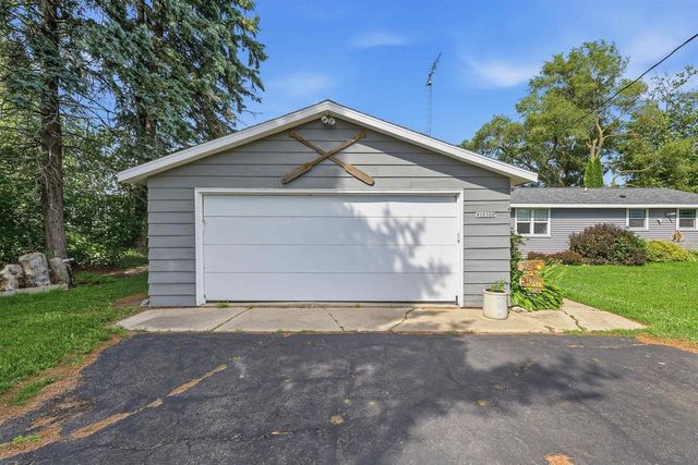 W10300 Sunny Point Road, Beaver Dam, WI 53916