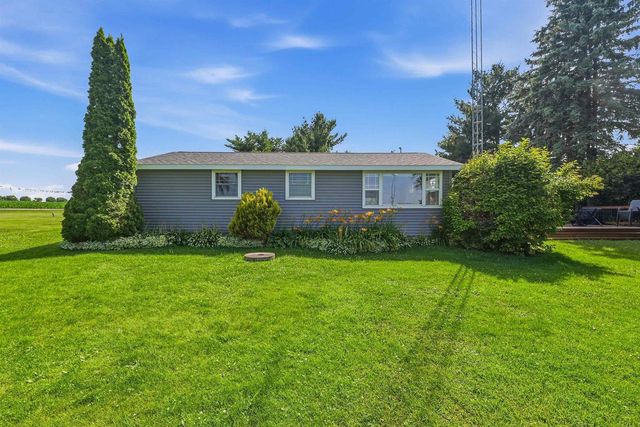 W10300 Sunny Point Road, Beaver Dam, WI 53916