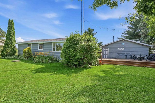 W10300 Sunny Point Road, Beaver Dam, WI 53916