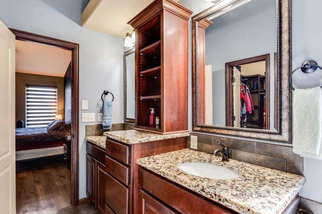 8517 W Candlewood Ct, Wichita, KS 67205