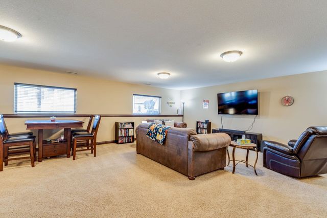 8517 W Candlewood Ct, Wichita, KS 67205