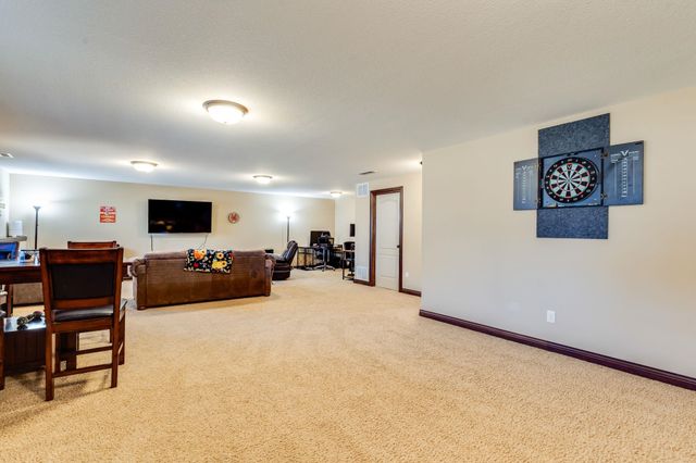 8517 W Candlewood Ct, Wichita, KS 67205