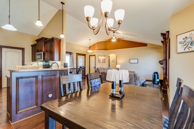 8517 W Candlewood Ct, Wichita, KS 67205