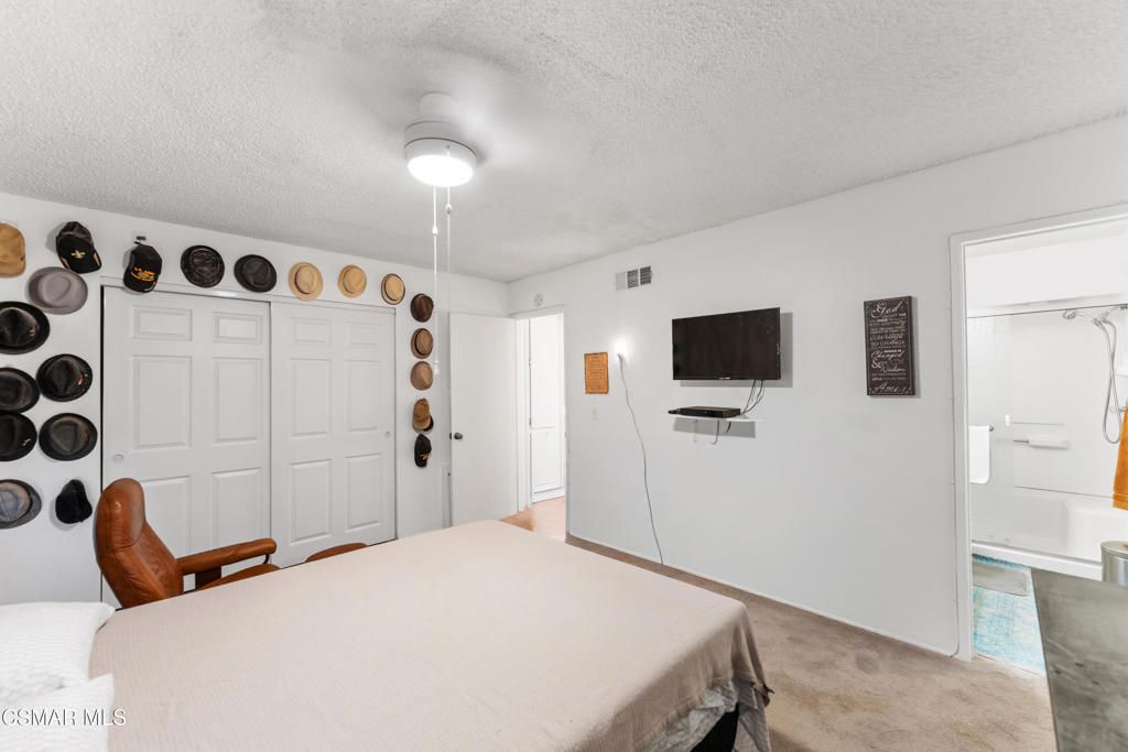 19820 Spanish Oak Drive, Newhall, CA 91321 — photo 3
