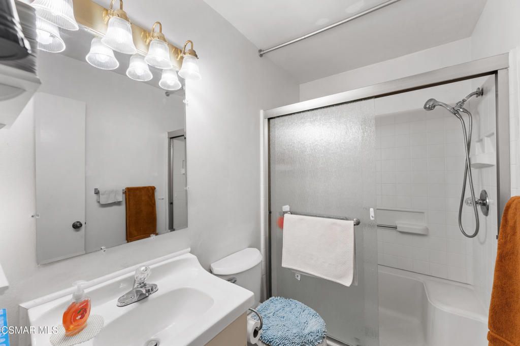 19820 Spanish Oak Drive, Newhall, CA 91321 — photo 4