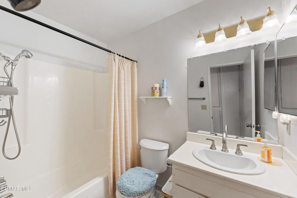 19820 Spanish Oak Drive, Newhall, CA 91321 — photo 5